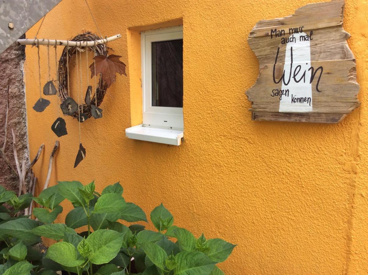 Winzerhaeuschen, Weingut Th. Mueller Apartment Reil Luaran gambar