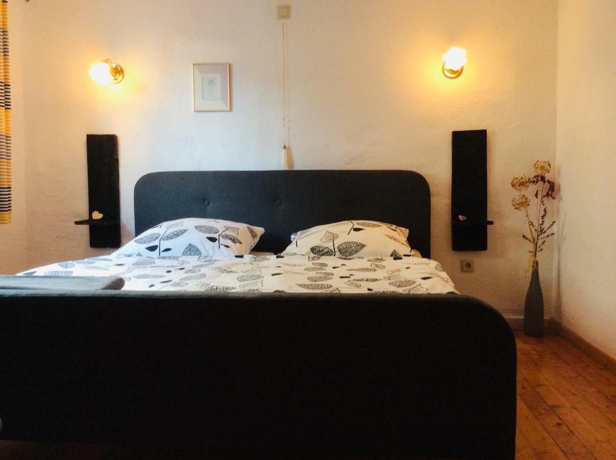 Winzerhaeuschen, Weingut Th. Mueller Apartment Reil Luaran gambar